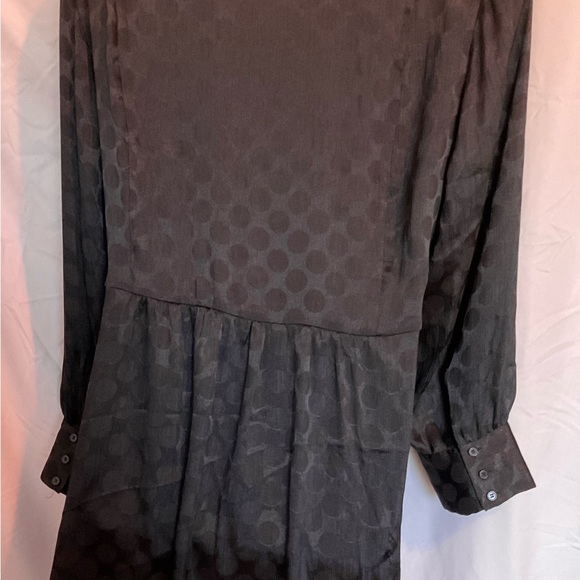 Lane Bryant Black Blouse. Plus Size 28.  Button front.  Long Sleeve w/ buttons. - Picture 3 of 8